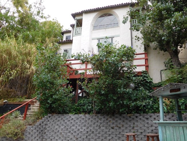 Building Photo - 1621 Silverwood Ter