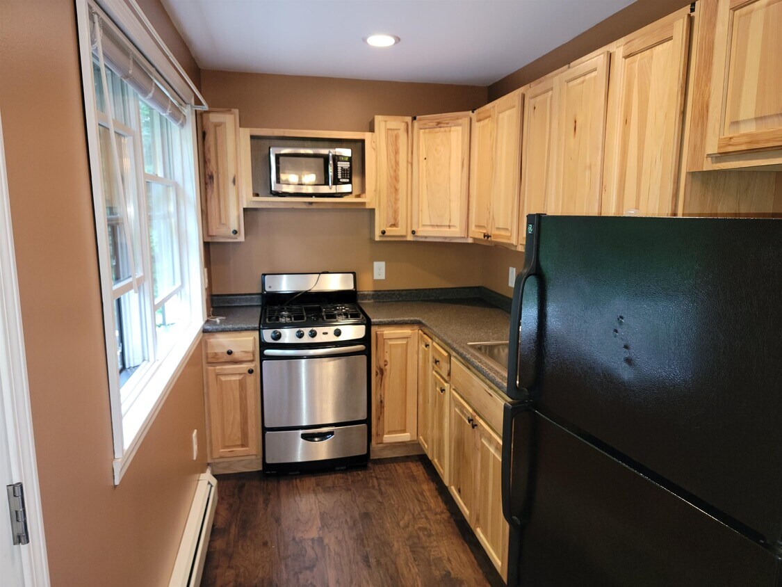 80 Mathews Rd, Alexandria, NH 03222 Room for Rent in Alexandria, NH