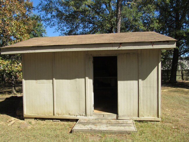 Building Photo - Contact Peggy Goodman 501 676 1758