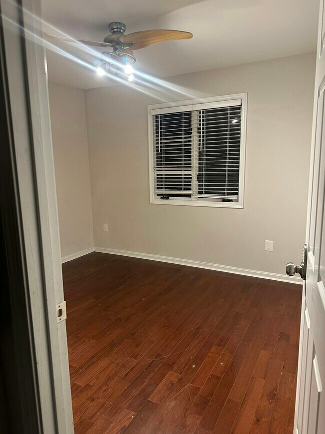 Foto del edificio - 3120 Creedon Dr