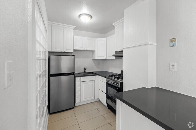 1HAB, 1BA - 645 Stockton Street