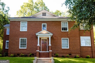 Building Photo - 111 E Screven St