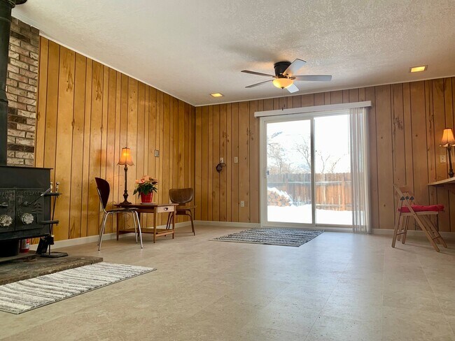 Foto del edificio - 107063 US-395