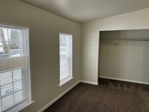 Building Photo - 3253 W Hills Rd
