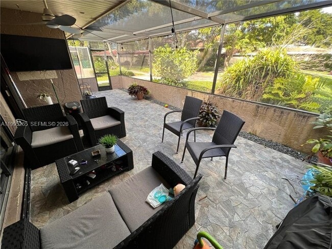 Building Photo - Bonnie Brae Way, Hollywood, FL 33021 - 3 BR 2 BA townhouse