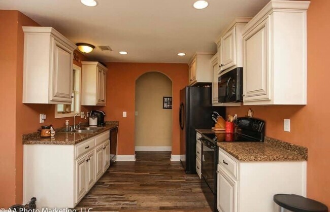 Foto del edificio - Charming 3 Bed, 2 Bath in Perry Home with 1232 Sq Ft - Move-In Ready!