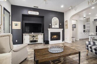 Building Photo - 1701 Rosie Ln