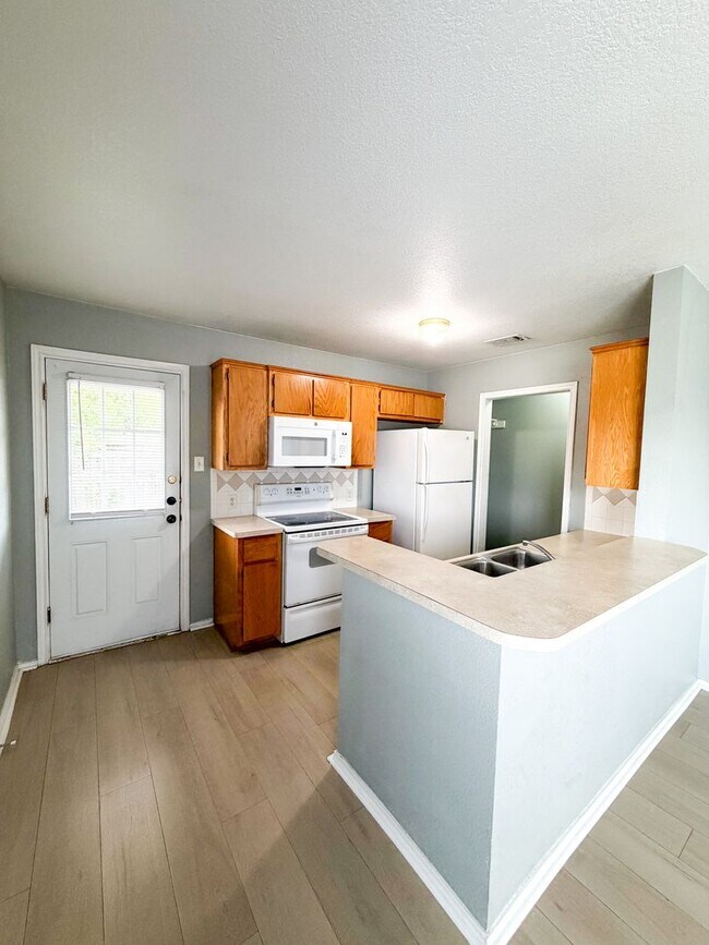 Building Photo - 5701 Allstar Ct