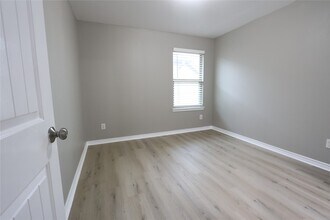 Building Photo - 17703 Rose Summit Ln