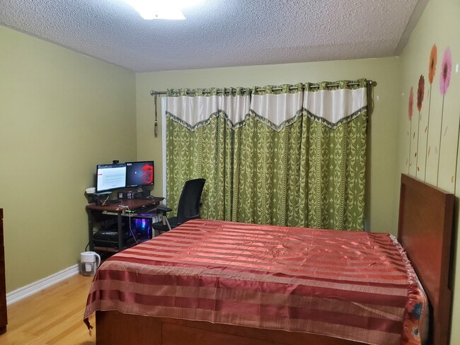 Photo du bâtiment - 302 Sunny Meadow Blvd