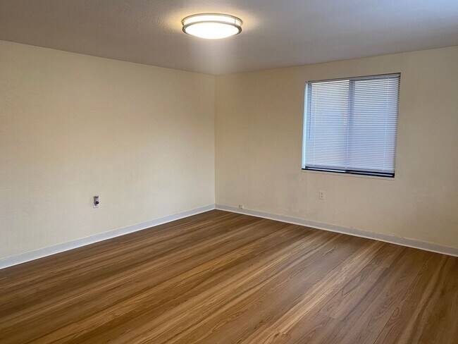 Foto del edificio - 523- 525  Markeson St