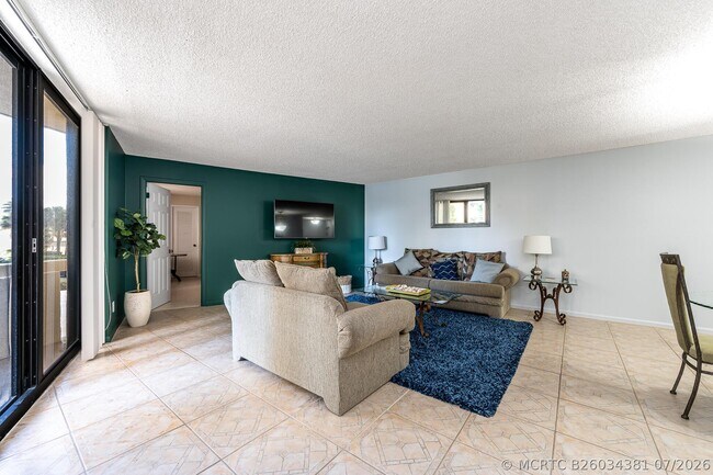 Building Photo - 2800 N Ocean Dr