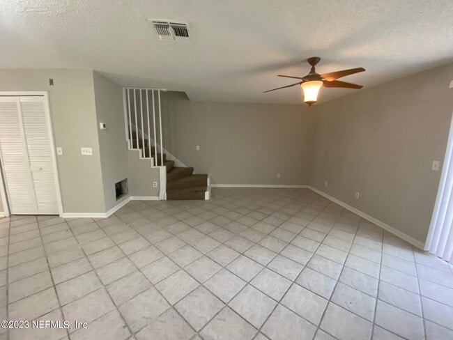 Foto del edificio - 3343 Mandarin Glen Dr