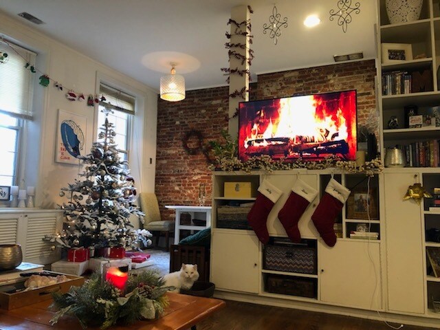 Primary Photo - 260 S 4th St