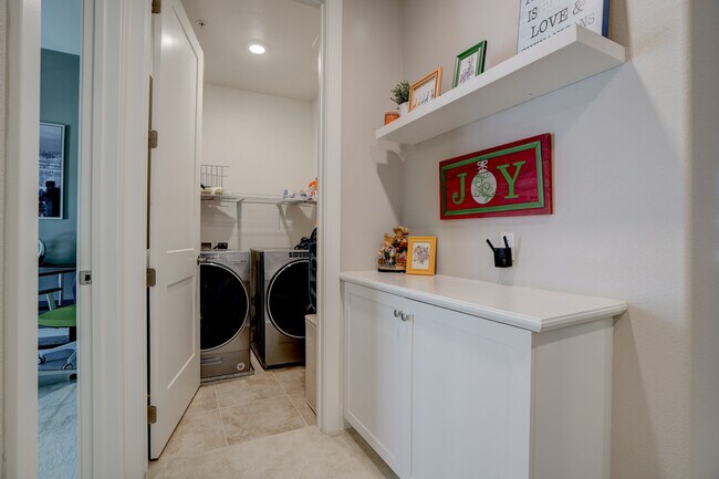 Building Photo - 45249 Electric Ter