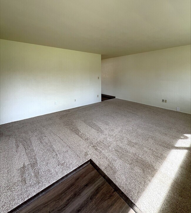 Foto del edificio - 810 NW 23rd St