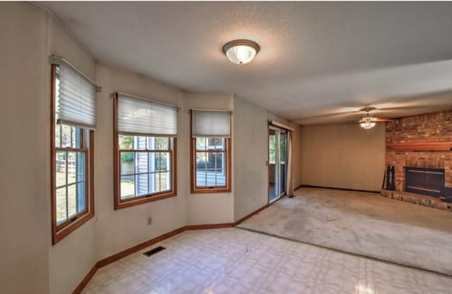 Building Photo - 4 Bedroom, 3,5 Bath home in Maroa Forsyth ...