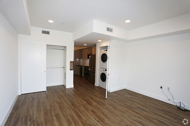 Foto del edificio - 453 S Kenmore Ave