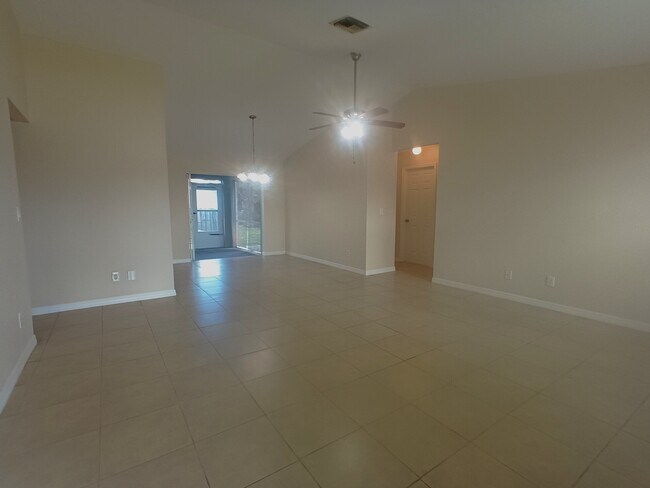 Building Photo - 1138 SW 19th Ln