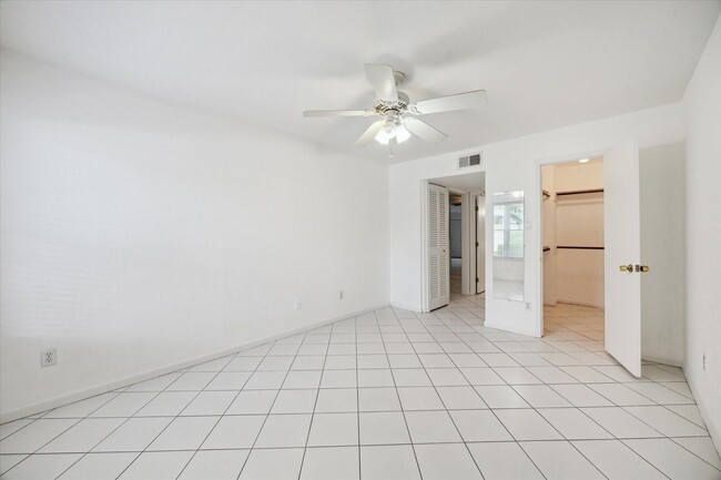 Building Photo - 845 Augusta Dr