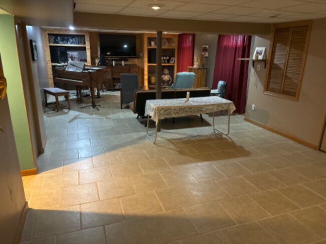 Building Photo - 5534 Wonder Woods Dr