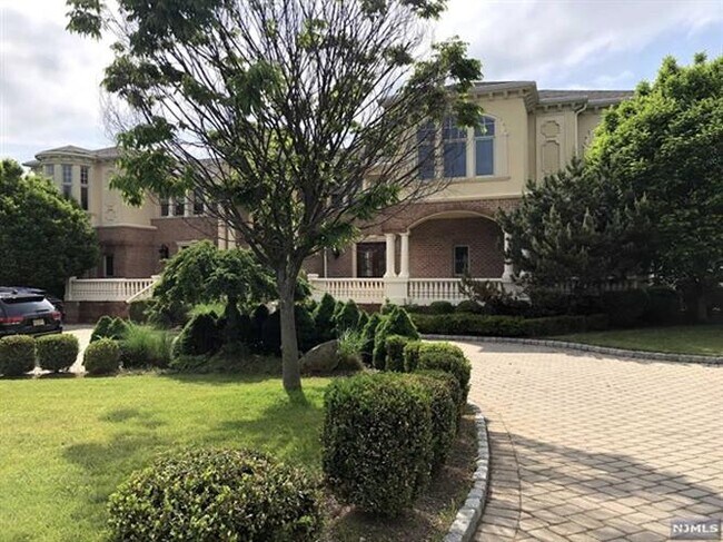 Building Photo - 199 Vaccaro Dr