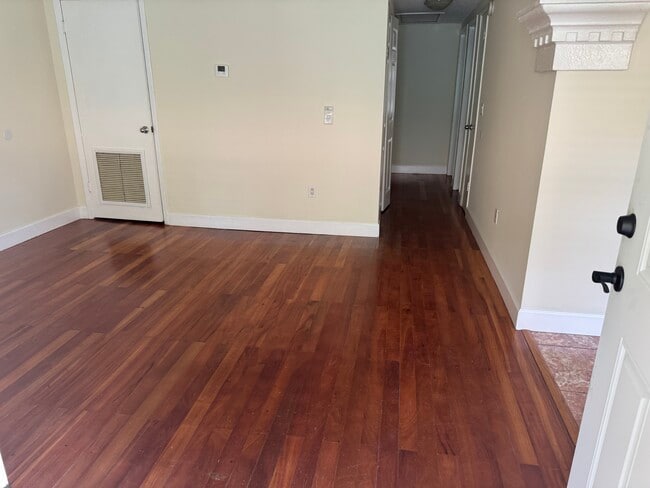 Foto del edificio - 6807 S Juanita St