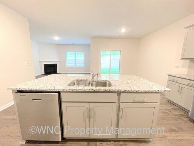 Building Photo - 545 Ridgeview Ln