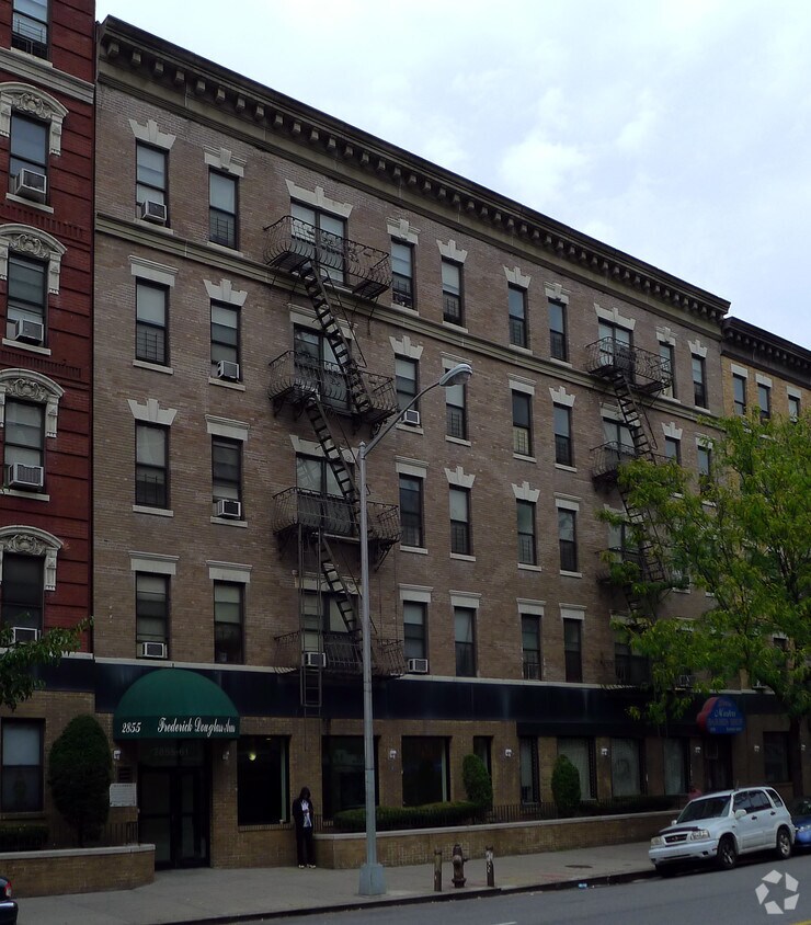 Foto principal - 2859-2863 Frederick Douglass Blvd