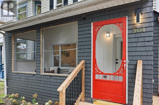 Building Photo - 304 Lincoln Rd