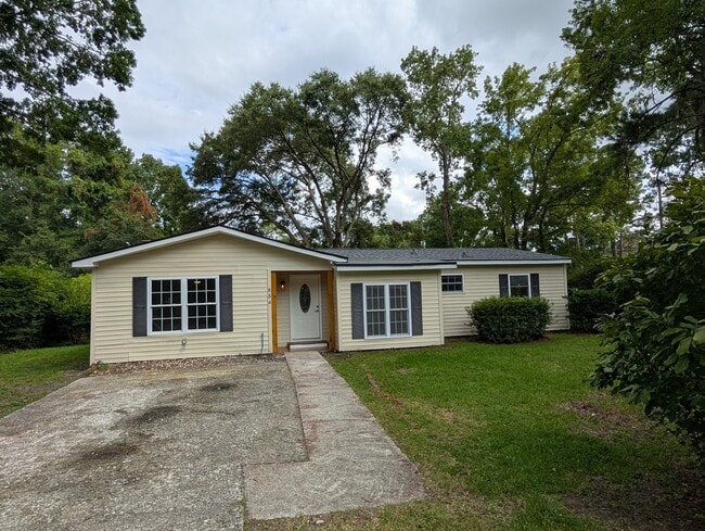 Building Photo - 834 Prince John Dr