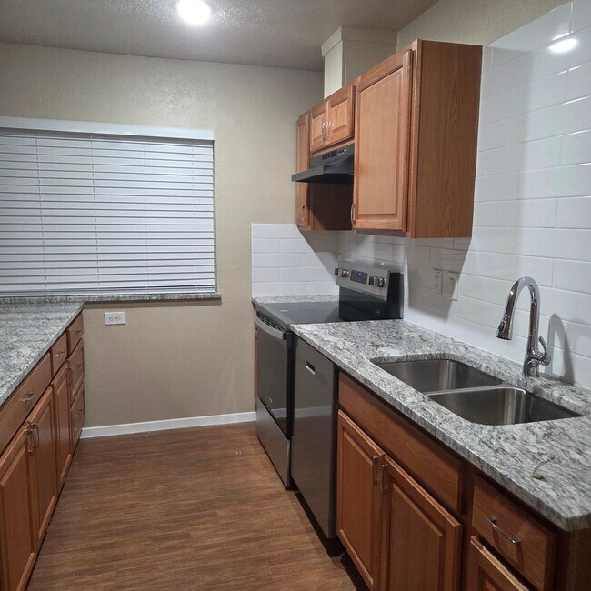 Foto del edificio - 520 Faye St