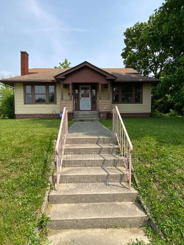 Primary Photo - 1000 E 8th St