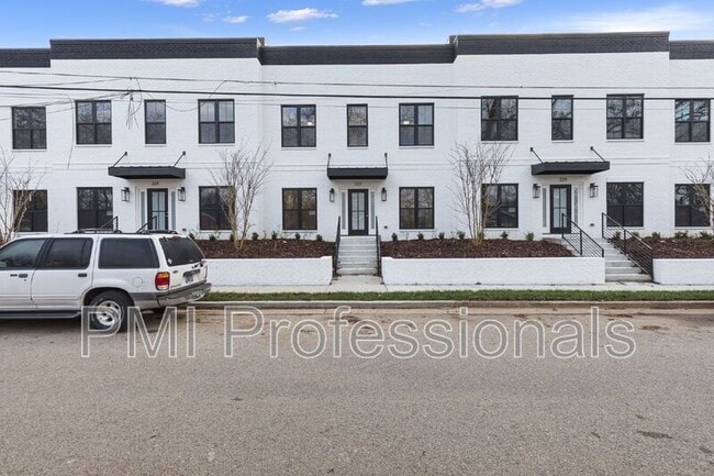 Building Photo - 229 S Bilbro Ave