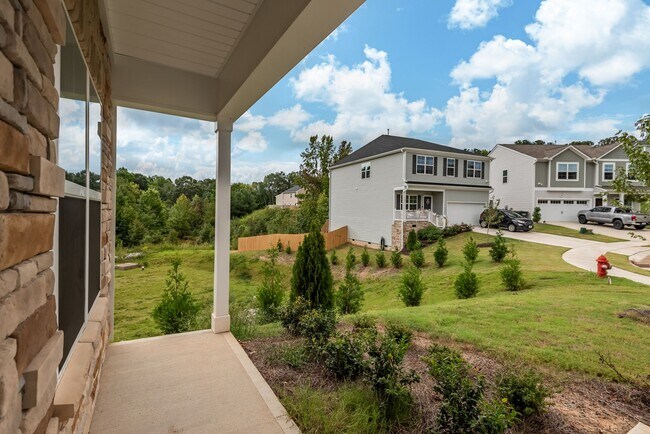Building Photo - Beautiful New 3 bedroom Nestled in a Cul-d...