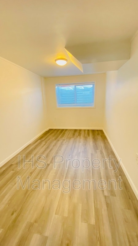 Building Photo - 504 Delafield Ave