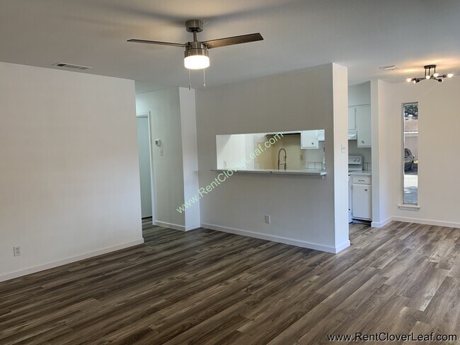 Foto del edificio - 1st Floor 3 bed / 2 Bath Condo w/ POOL