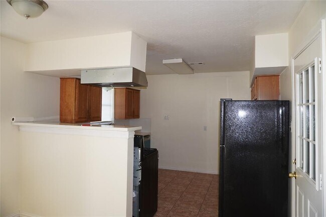 Building Photo - 4939 Trail Lake Dr