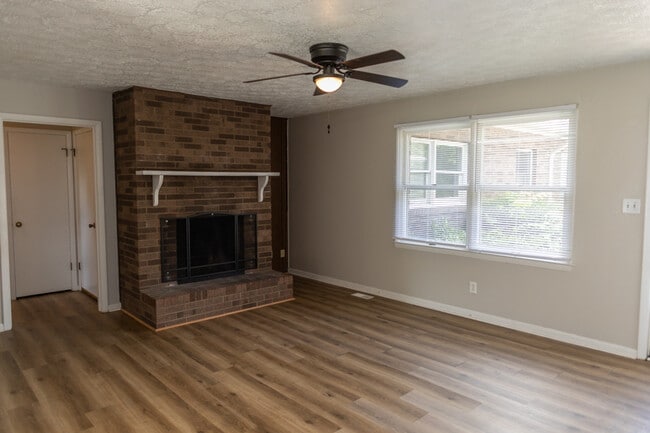 Building Photo - 129 Stephens Dr
