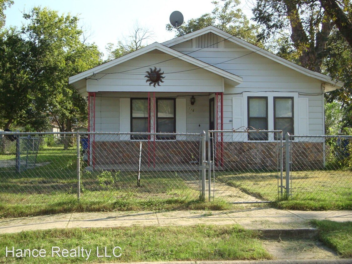 Primary Photo - 3 br, 1 bath House - 334 E Gerald Ave