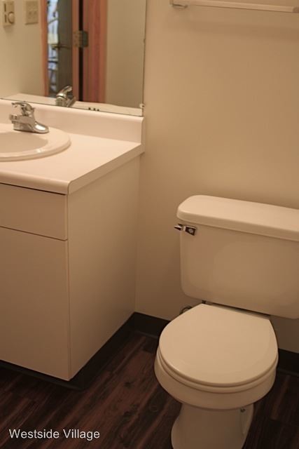 Foto del edificio - 615 Clay Ln