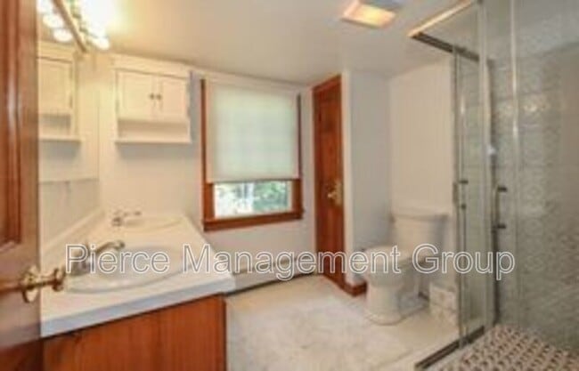 Building Photo - 32 Morse Cir