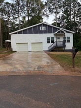Building Photo - 557 Handyman Ct