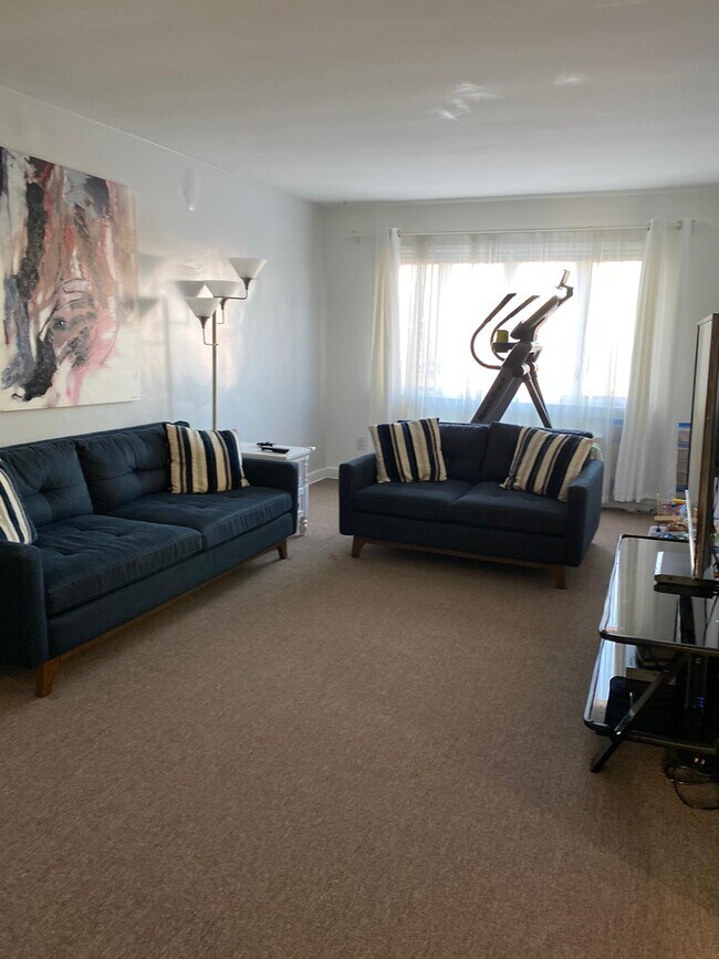 Foto del edificio - 6154 70th St