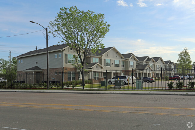 Foto del edificio - Independence Heights Apartments