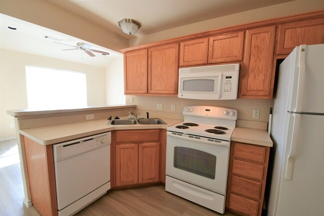 Building Photo - Commerce Garden Apartments