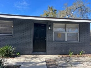 Building Photo - 9321 Goldenrod Rd