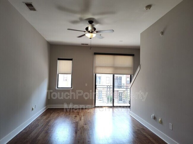 Foto del edificio - 926 E 8th St