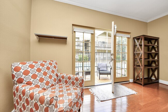 Foto del edificio - 2100 Tanglewilde St