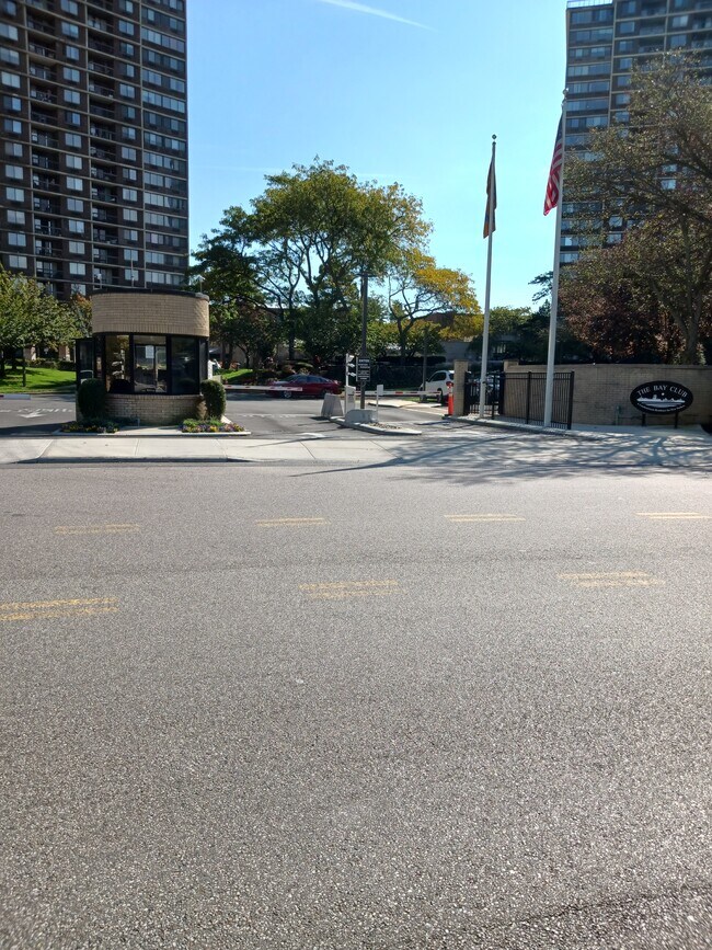 2 Bay Club Dr Unit 17Z1, Bayside, NY 11360 Condo for Rent in Bayside